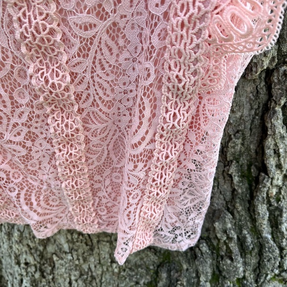 Cable and Gauge Sleeveless Lace Blouse in size M - Picture 4 of 5